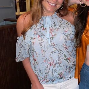 Bebe light blue floral flowy cold shoulder blouse